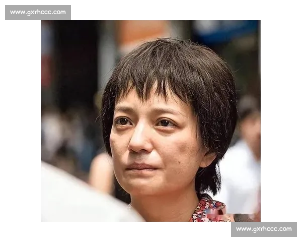 买提江 “金手指” 争议升级:离婚声明难平舆论风波 买提江 “金手指” 争议升级:离婚声明难平舆论风波